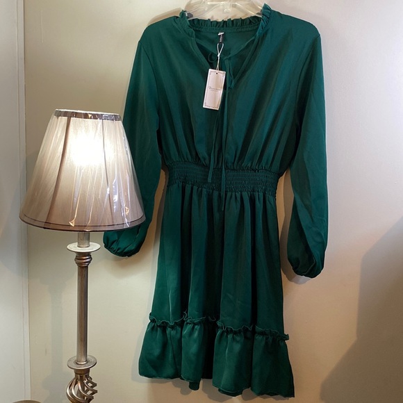 Woman’s Brovave Dress Green Small - Picture 2 of 5